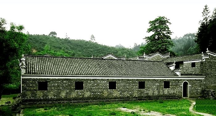 <a href=/tour/jd/79.html target=_blank class=infotextkey>步云山練兵場(chǎng)舊址</a>