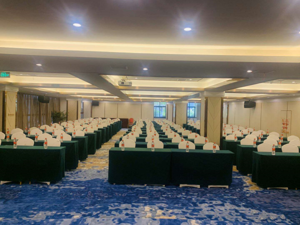40人三號(hào)會(huì)議室