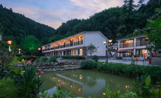 井岡山團(tuán)建住民宿還是酒店好？團(tuán)隊住宿選擇如何選擇